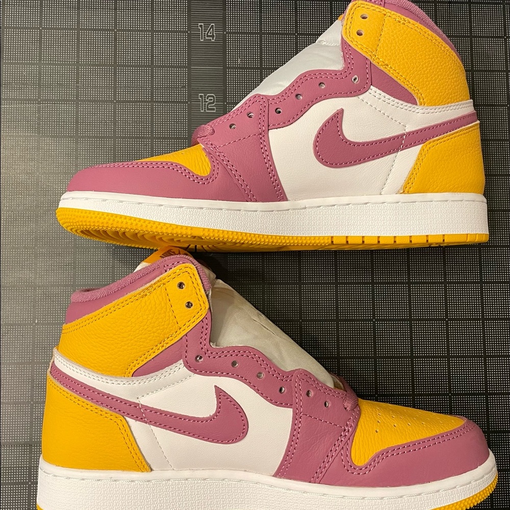 Jordan 1 retro “brotherhood” New In Box.